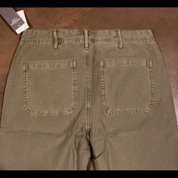 NWT Abercrombie & Fitch Green Floral Patch Jeans - Picture 6 of 6